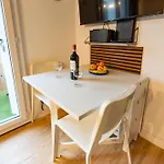 Duplex Pour Famille 4 Personnes, 100m, Tv 4k