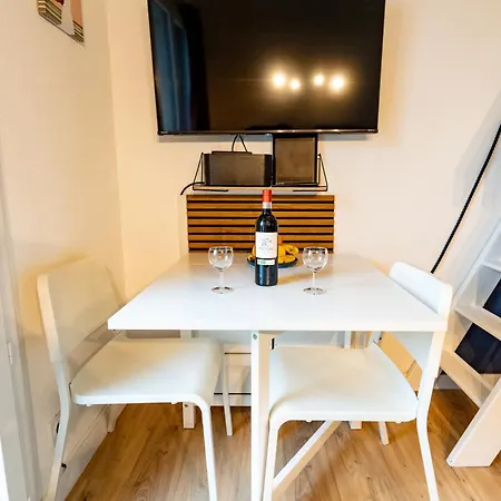 Duplex Pour Famille 4 Personnes, 100m, Tv 4k 아파트 *