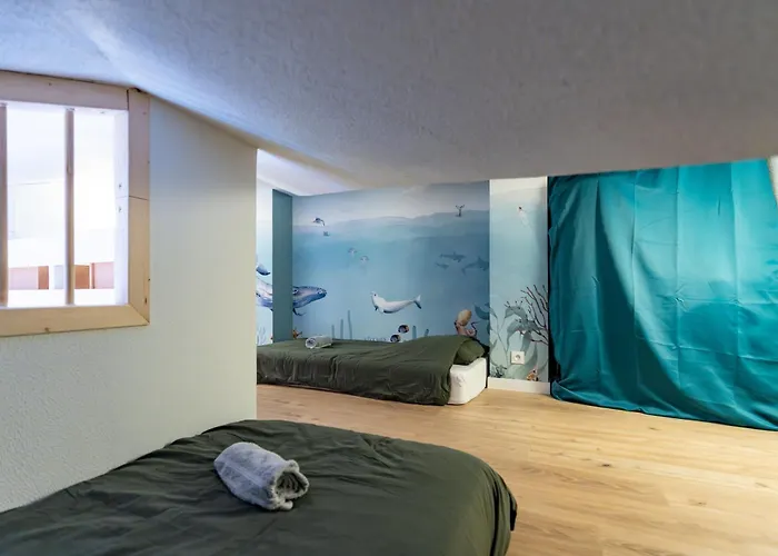 Duplex Pour Famille 4 Personnes, 100m, Tv 4k